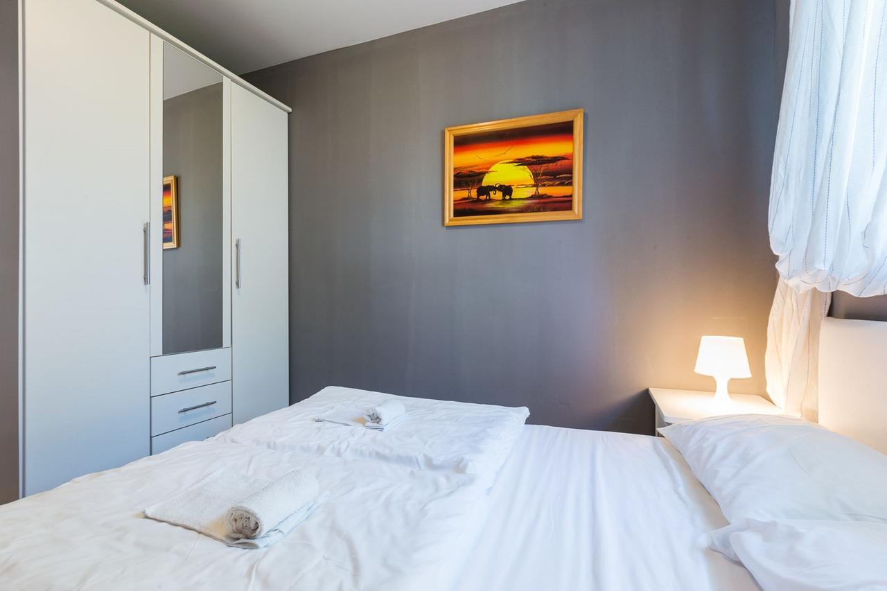 Holliday Home Maxdom Sukosan Luaran gambar